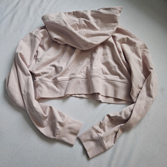 ARITZIA crop Hoodie - Picture 7 of 9